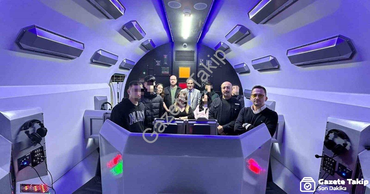 "Karşıyaka'da Çocuklara Anlamlı Hediye: Uzay Kampı ve Müze Gezisi" başlıklı haber için fotorealistik