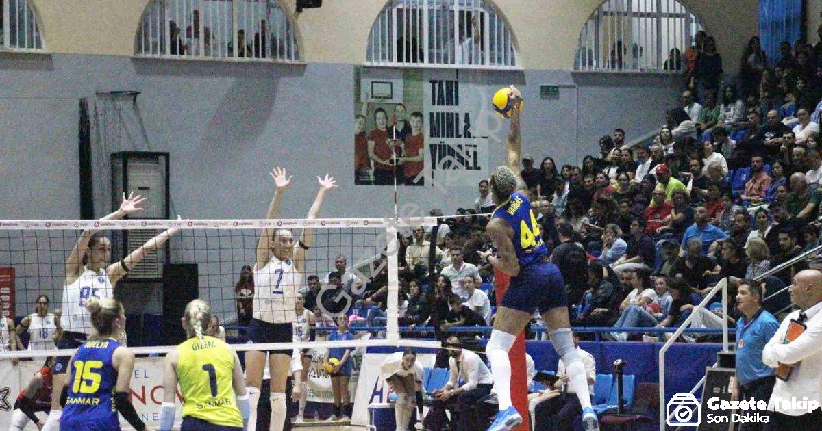 "Fenerbahçe Aydın'da Geri Döndü: Sultanlar Ligi'nde Zorlu Galibiyet" başlıklı haber için fotorealist