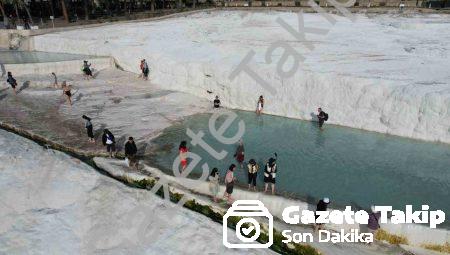 Pamukkale Asyalı Turistlerin Gözdesi: ‘Burası Kutsanmış Bir Yer’