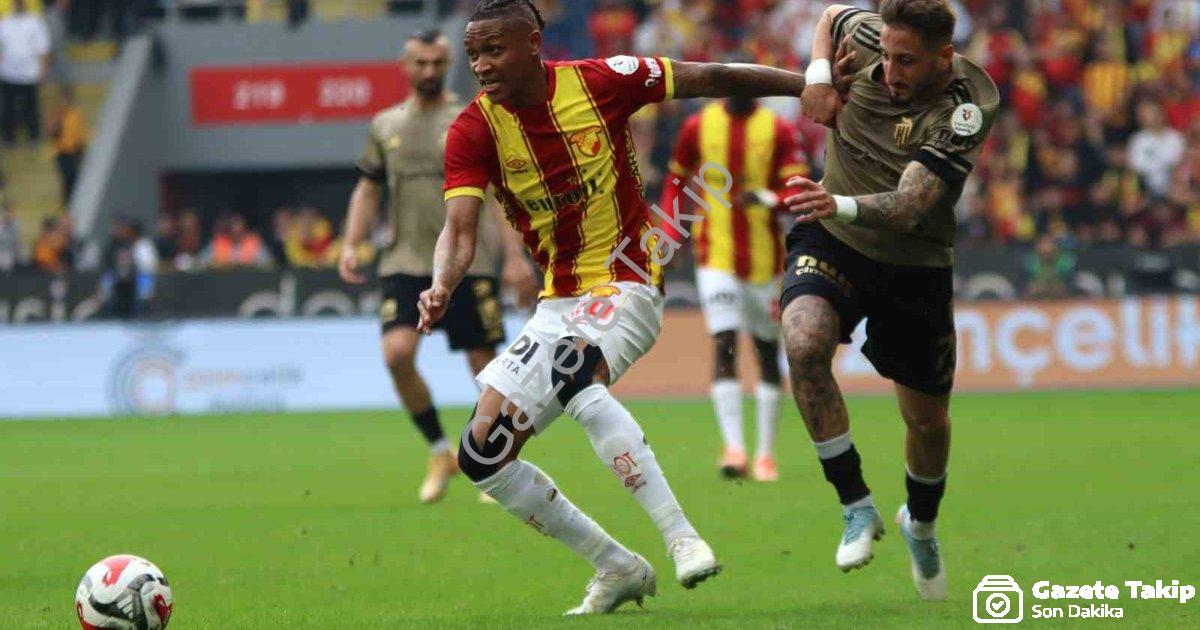 "Süper Lig'de VAR Gecesi: Göztepe Kocaelispor Maçında Kartlar Konuştu" başlıklı haber için fotoreali