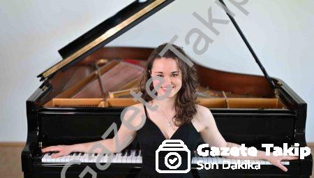 Genç Piyanist Nehir Özzengin Forbes’un Zirvesinde!