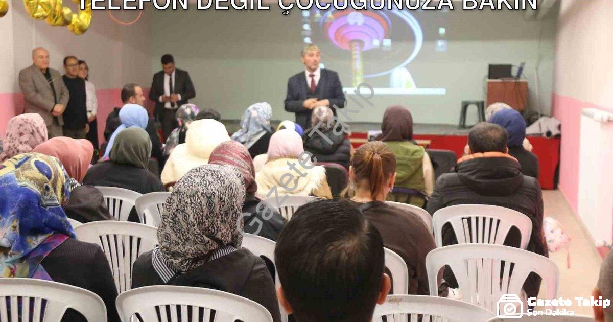 "Müdür Yılmaz'dan Velilere Kritik Uyarı: Telefon Değil Çocuğunuza Bakın" başlıklı haber için fotorea