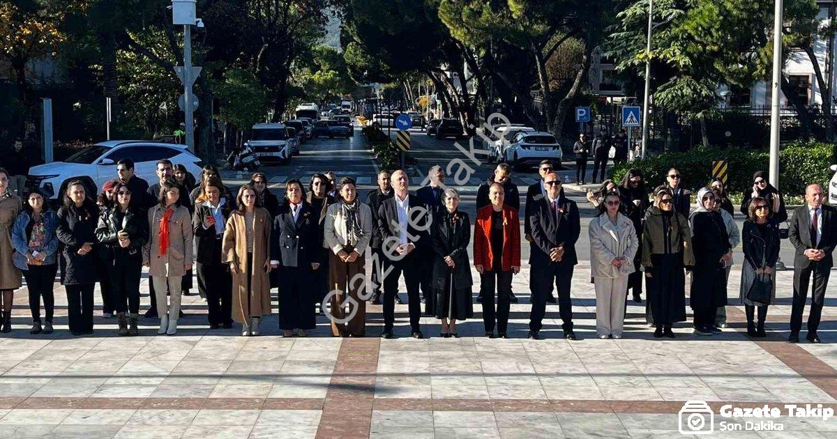 "Muğla'da 25 Kasım Töreni: Kadına Şiddete Karşı Net Tavır" başlıklı haber için fotorealistik, profes