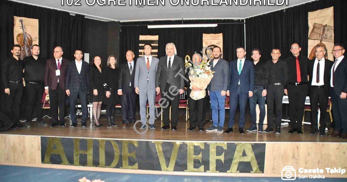 "Söke'de Eğitim Çınarlarına Tarihi Vefa: 102 Öğretmen Onurlandırıldı" başlıklı haber için fotorealis