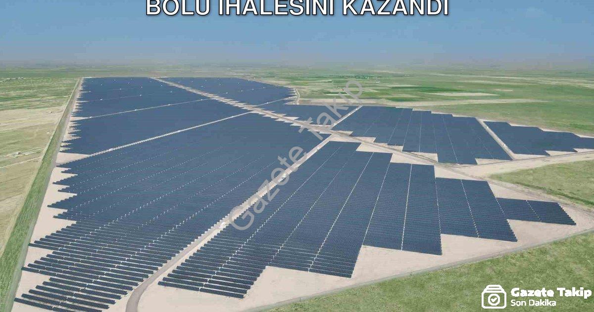 "Ecogreen Enerji, YEKA GES-2025 Kapsamında Bolu İhalesini Kazandı" başlıklı haber için fotorealistik