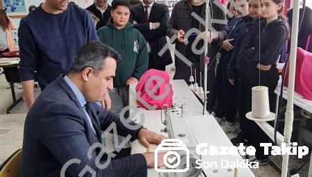 Sarıgöl Kaymakamı Halil Dalak Öğrencilerle Atölyeye Girdi: Hem Dikti Hem Çapaladı