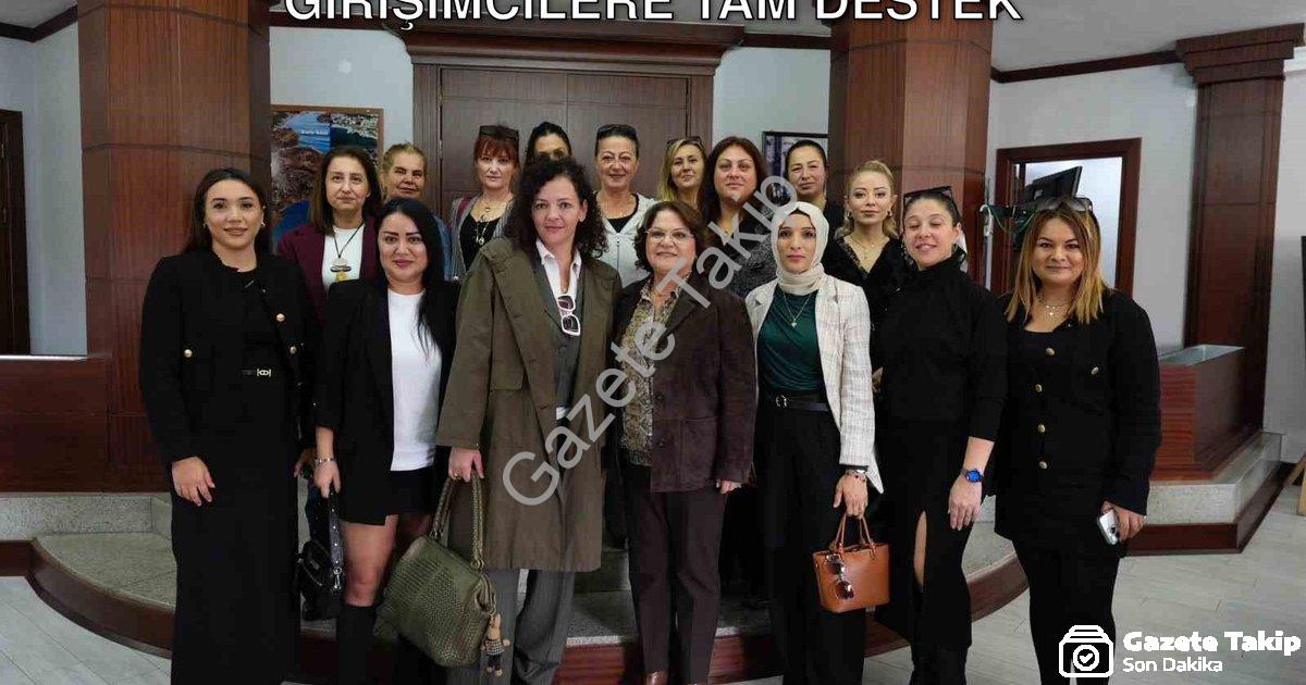 "Didim Belediye Başkanı Gençay'dan Kadın Girişimcilere Tam Destek" başlıklı haber için fotorealistik